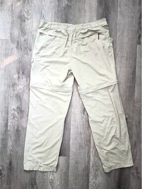 Columbia Woman's Size 18, 35x29 Beige Relaxed Fit Convertible Cargo Pants